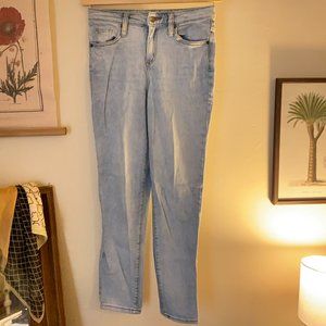Universal Thread Light Wash Jeans